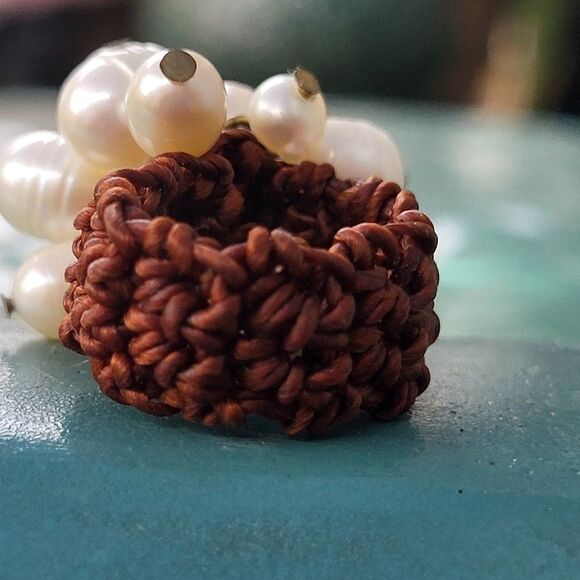 Vintage streatch ring with faux pearls - Picture 3 of 7